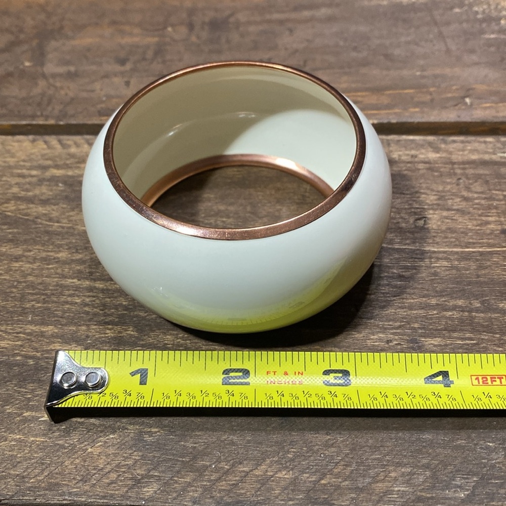 Vintage Large Bangle with additional 7 bangles - Picture 6 of 10